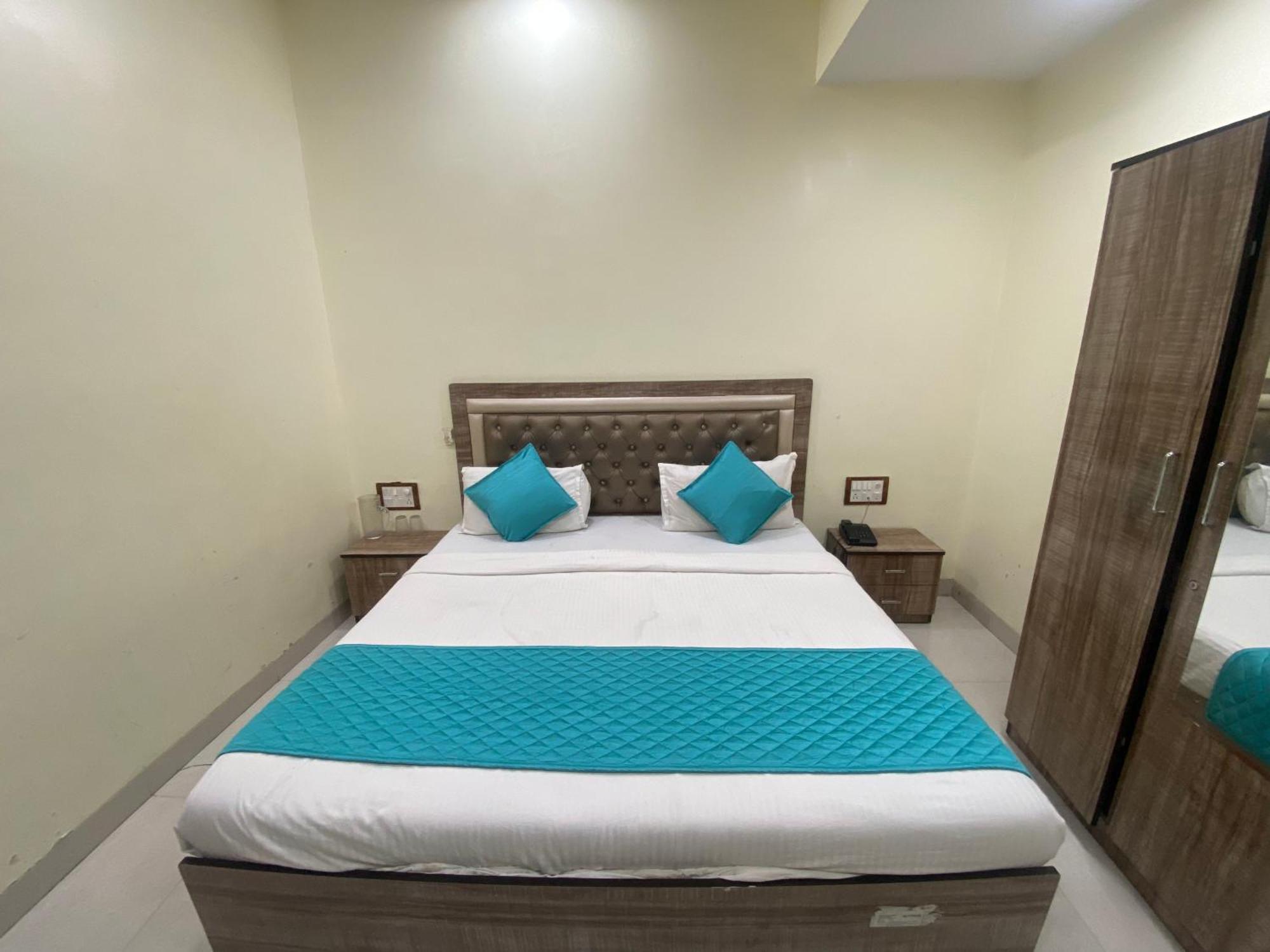 Hotel Apsara- Near J J Hospital Mumbai, Mumbai